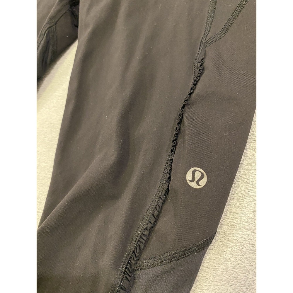 Lululemon Seamless Crop Capri Pants Leggings Size 2 Small Black 17" Inseam Short